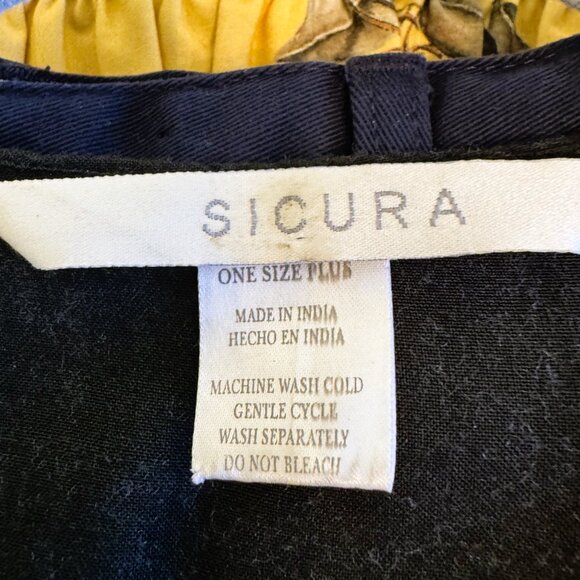 Sicura African Kaftan/Dress with gold print on black village scene.  One size - Picture 7 of 7